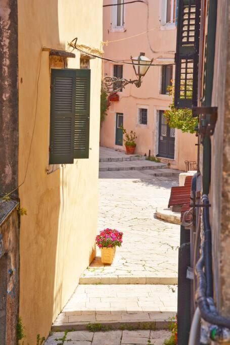 Venetian Well Gallery Apartment In Corfu Old Town المظهر الخارجي الصورة